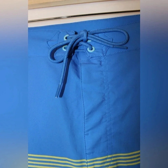 Vineyard Vines Striped Unlined Board Swim Shorts with Zippered Pocket Size 40 - Picture 7 of 14